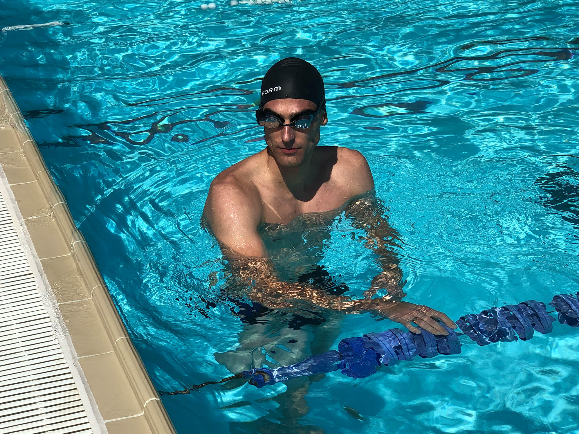 swimming with live heart rate feedback