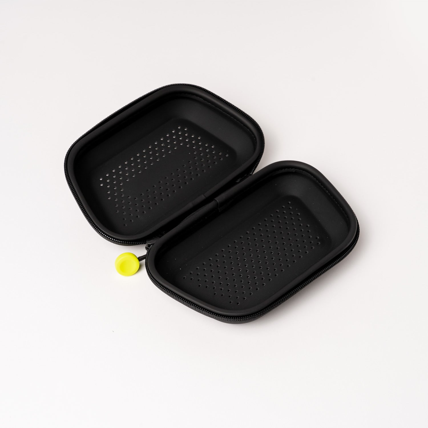 goggles hard case FORM Swim Goggles Case for Swim Bag